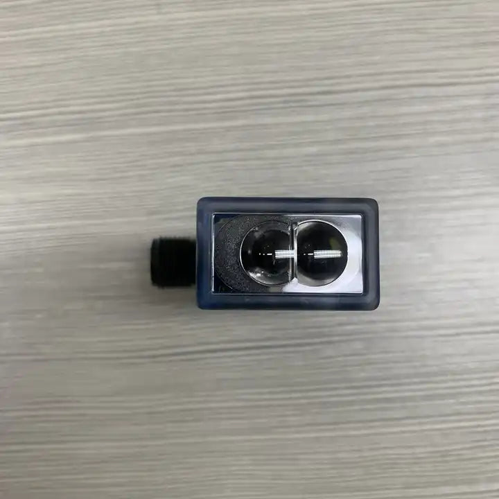 New and Original Wenglor WMO3PCT2 Print Mark Reader sensor 12-18MM RANGE - XG eqpt