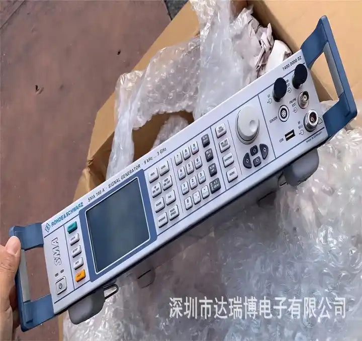 R&S Rohde & Schwarz SMA100A signal generator