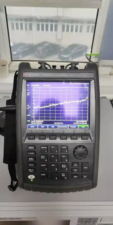 Agilent Keysight N9918A FieldFox 26.5 GHz RF Cable Antenna Combination Analyzer /yh - XG eqpt