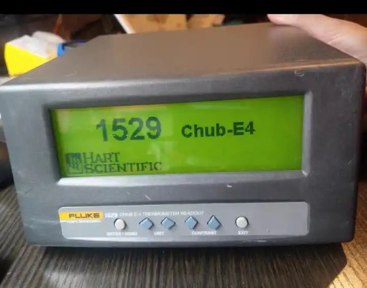 Fluke 1529  Thermometer - XG eqpt