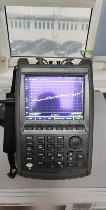 Agilent Keysight N9918A FieldFox 26.5 GHz RF Cable Antenna Combination Analyzer /yh - XG eqpt