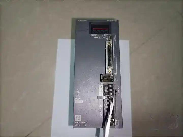 Mitsubishi MR-JE-100A Servo Drive MRJE100A New - XG eqpt