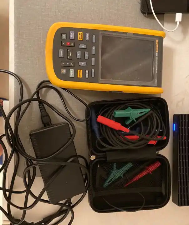 Fluke 123B Industrial ScopeMeter Dual-Input 20MHz HandHeld Oscilloscope6 - XG eqpt