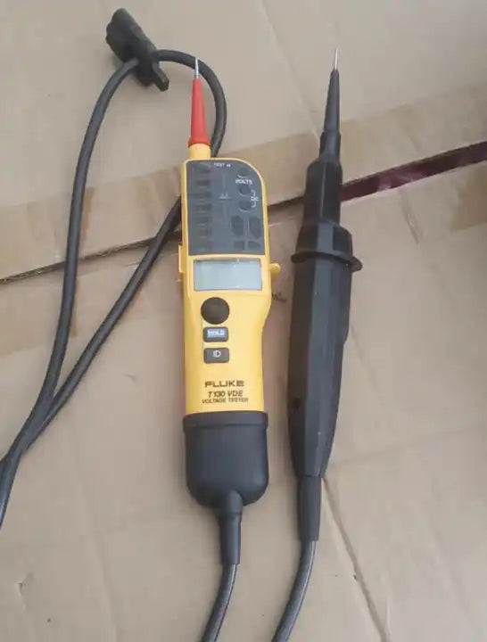 Used Fluke T130 Two-pole Voltage & Continuity Electrical Probe Tester Or FlukeT130VDE