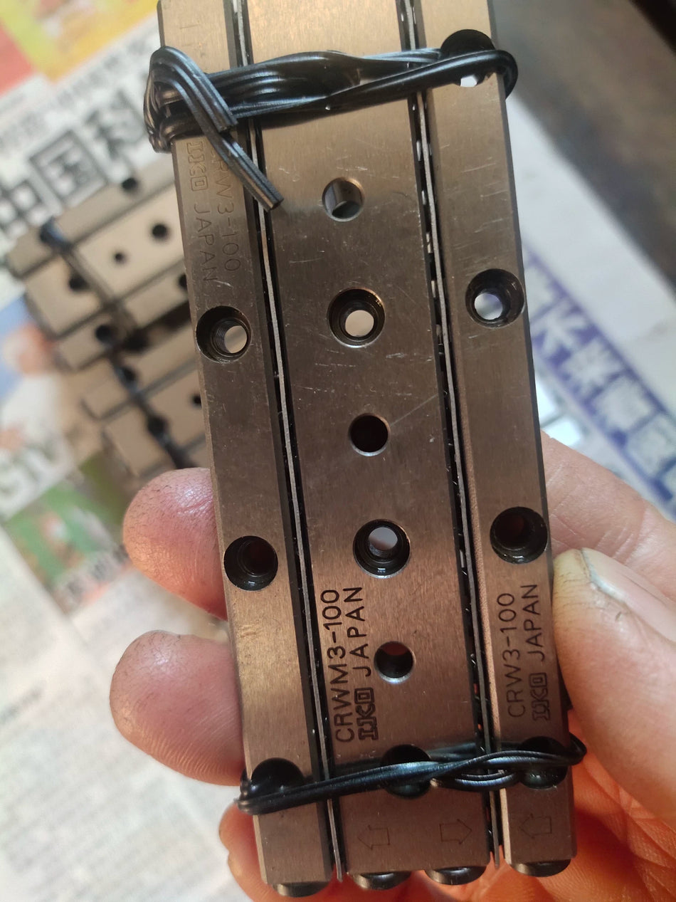1pc USED IKO CRW3-100 CRWM3-100 Cross Roller Guide