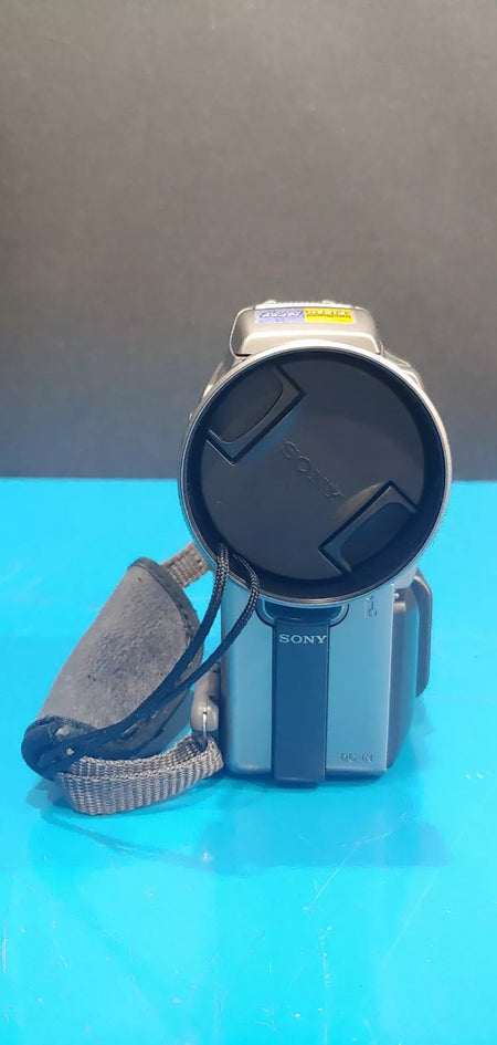 SONY DCR-PC115 Digital Video Camera Recorder (2174)