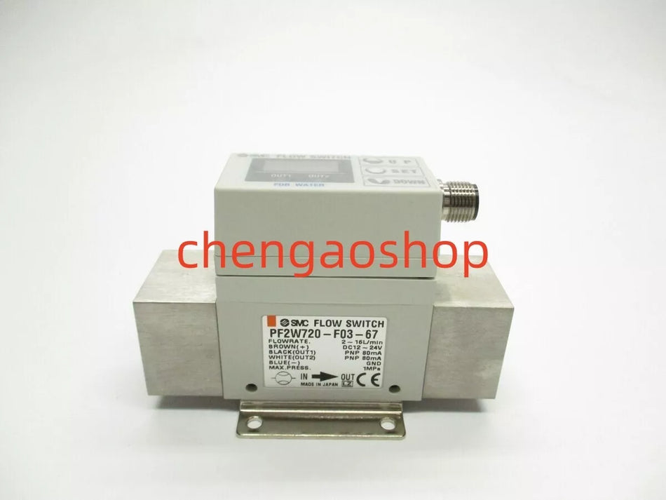 1PC NEW PF2W720-F03-67 flow switch () #L6286Y LZ