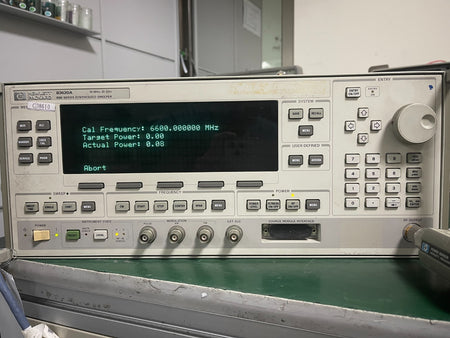 HP Agilent 83620A 10MHz-20GHz Synthesized Sweep Signal Generator ,001002008-1498 - XG eqpt