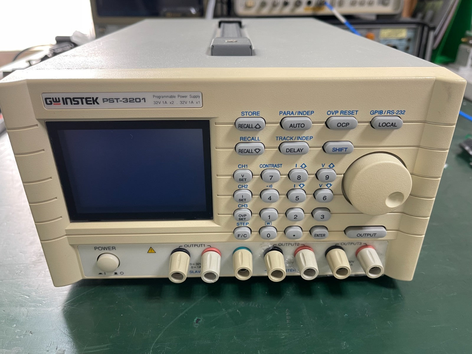 GW INSTEK PST 3201 PROGRAMMABLE POWER SUPPLY 3x 32V 1A _EL913483