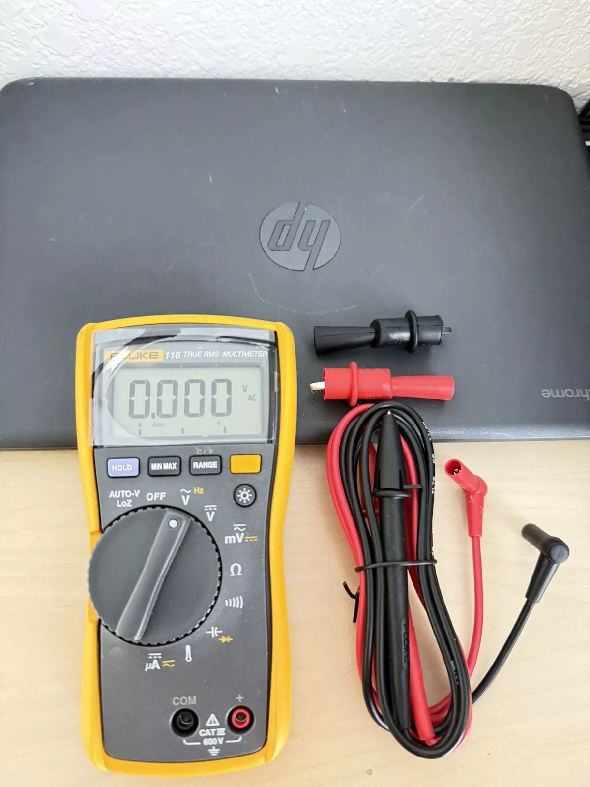 Fluke 116 True RMS Digital Multimeter with Leads - Precision Measurement Tool