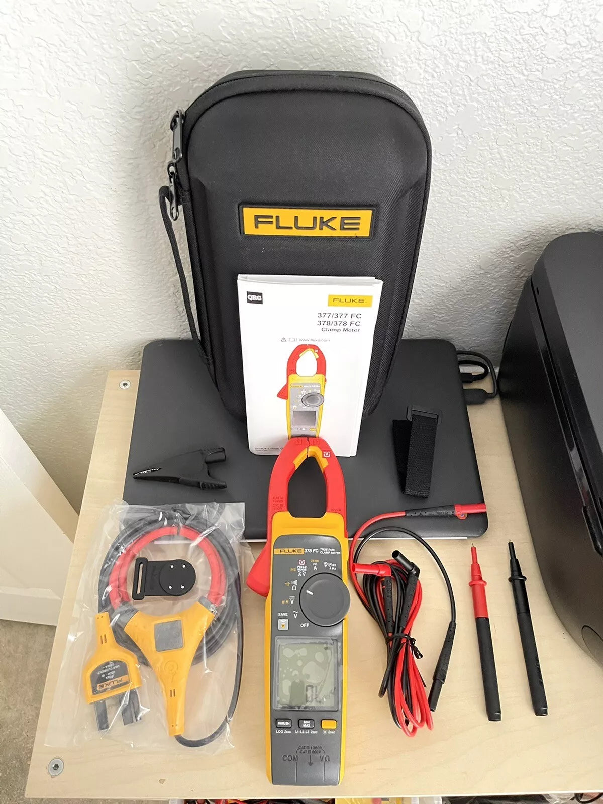 Fluke 378 FC Non-Contact Voltage True-rms AC/DC Clamp Meter with iFlex for 3-Phase Tests