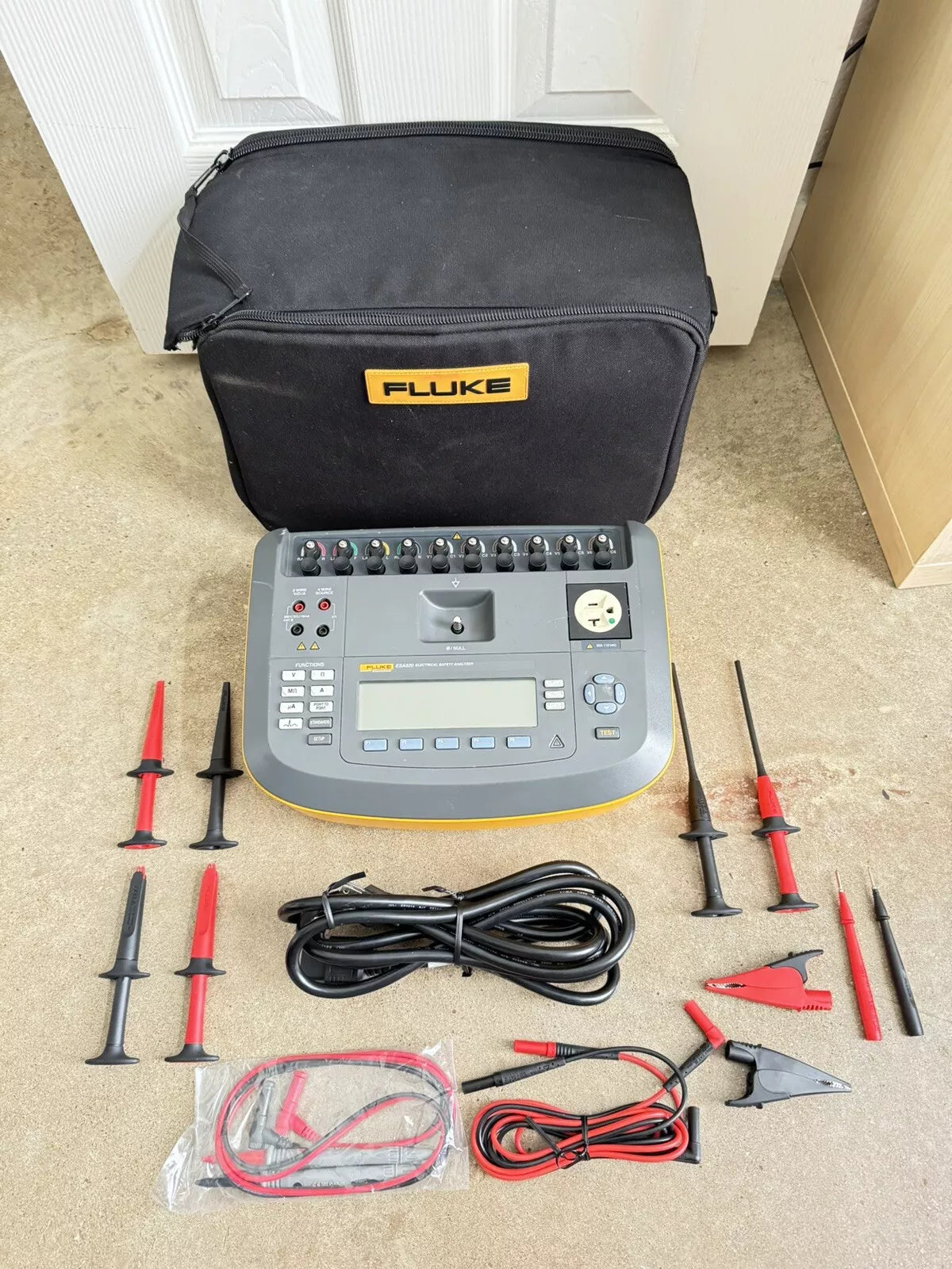 Fluke ESA620 Electrical Safety Analyzer with New Lead Kit