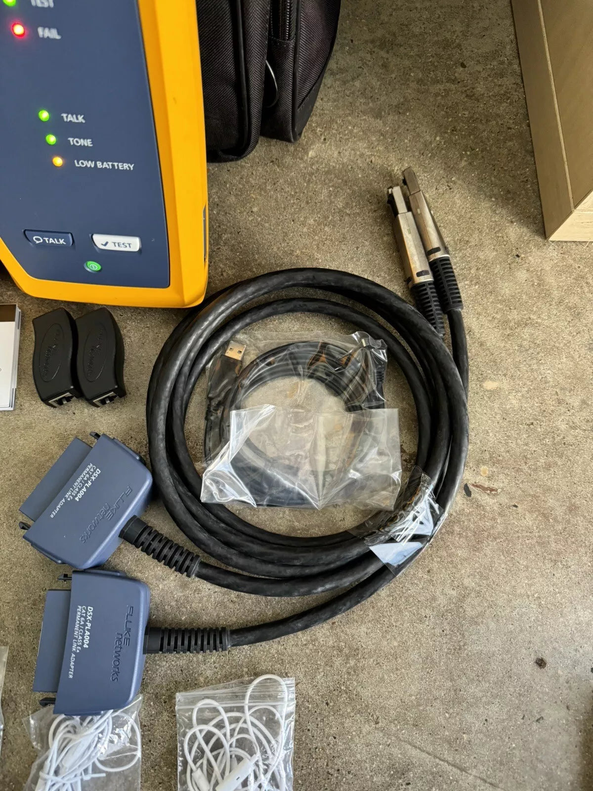 Fluke Networks DSX-5000 Versiv Cat6 LAN Cable Certifier Tester (CAL 2023-2024)