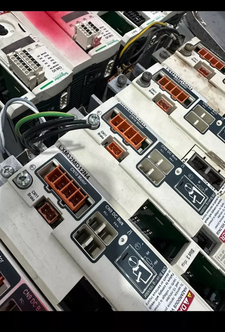 Schneider Electric LXM32SD18N4 Servo Drive 1.8kW Single-Axis Motion Controller