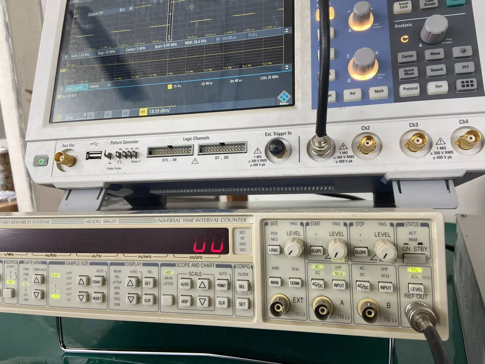 SRS Stanford Research SR620 12 Digit Frequency Counter 1.3 GHz 25 ps with Opt 01