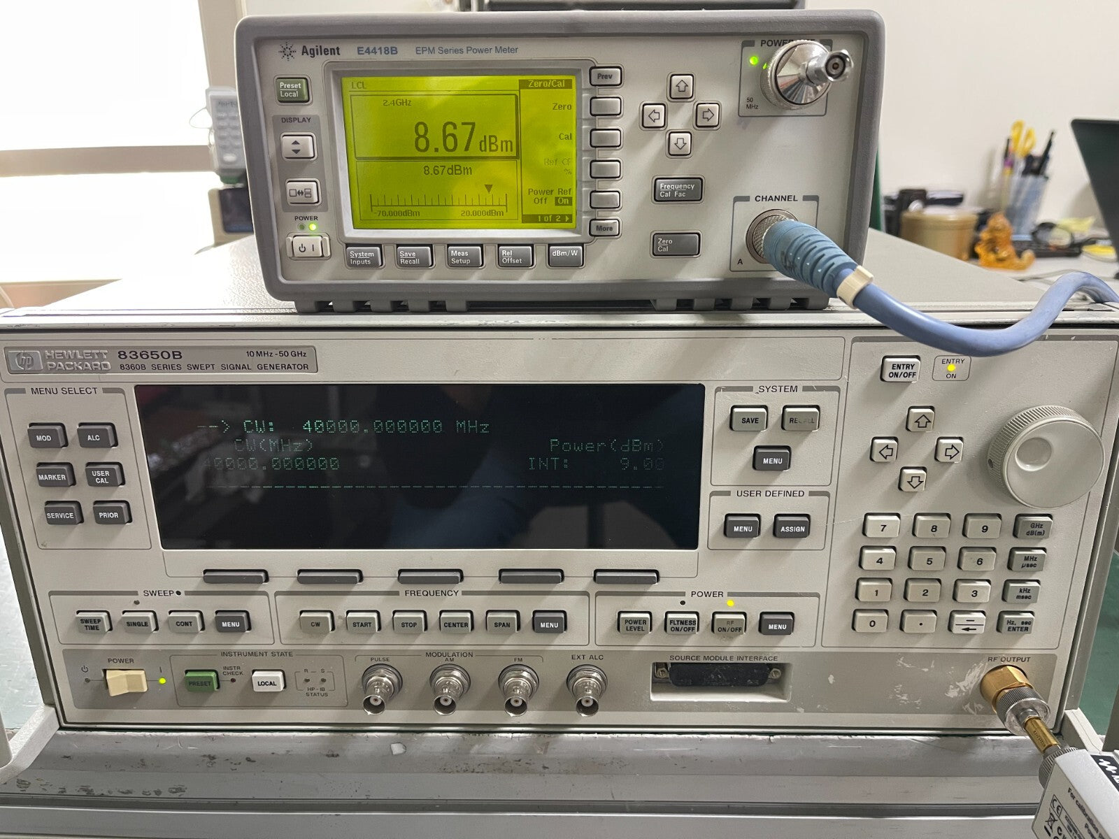 HP Agilent 83650B 10MHz-50GHz Synthesized Sweep Signal Generator Opt. 001 _0308 - XG eqpt