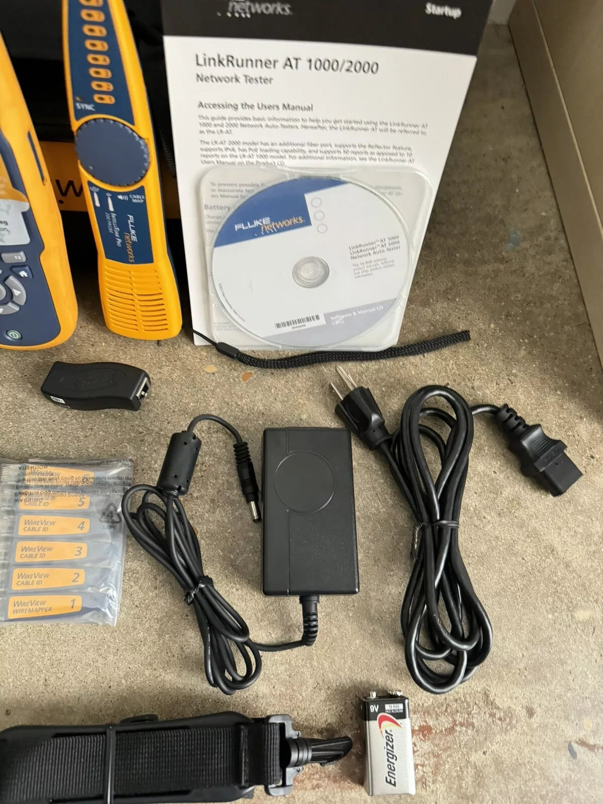Fluke Networks LRAT-2000 Kit Tester with Fluke Intellitone Probe