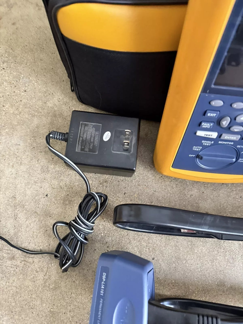 Fluke Networks DSP4300 Cable Analyzer Kit with Accessories (Tested)
