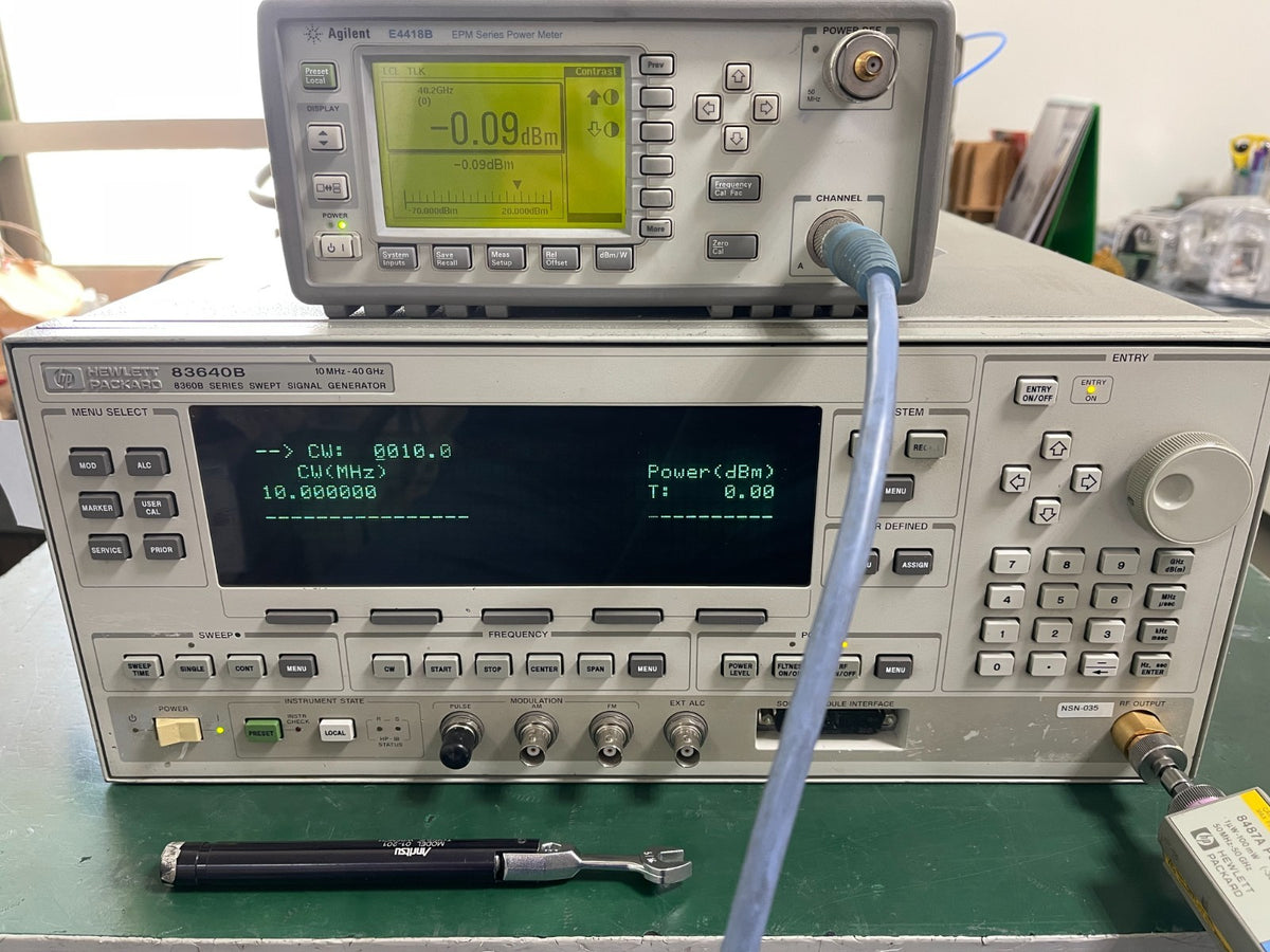 HP Agilent 83640B 10MHz-40GHz Synthesized Sweep Signal Generator _0330 - XG eqpt