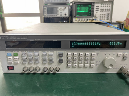 HP Agilent 83731B 1GHz-20GHz Synthesized Signal Generator w/Opt. 1E1 ,1E2 _ 0425 - XG eqpt