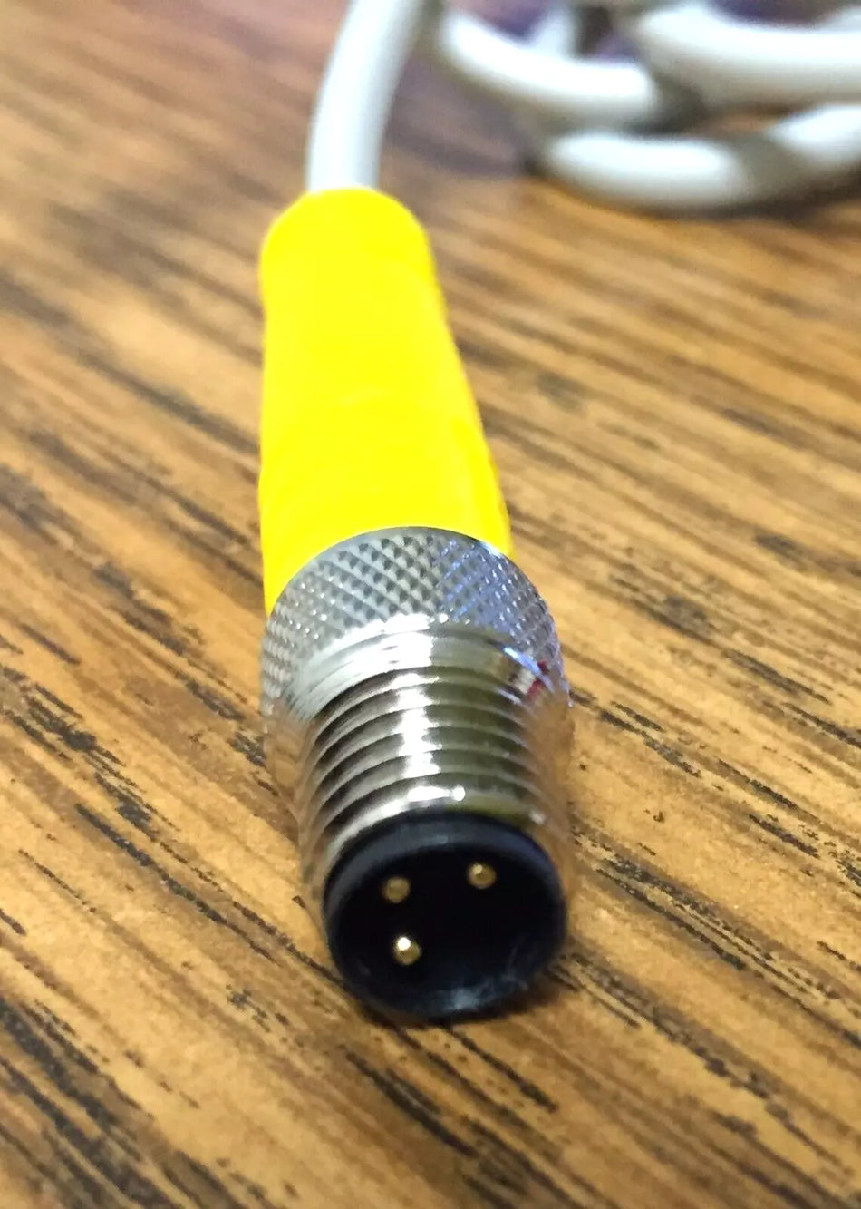 Turck 1240-30165 Proximity Sensor Cordset 3-Pin Connector with SMC D-M9N Auto-Switch