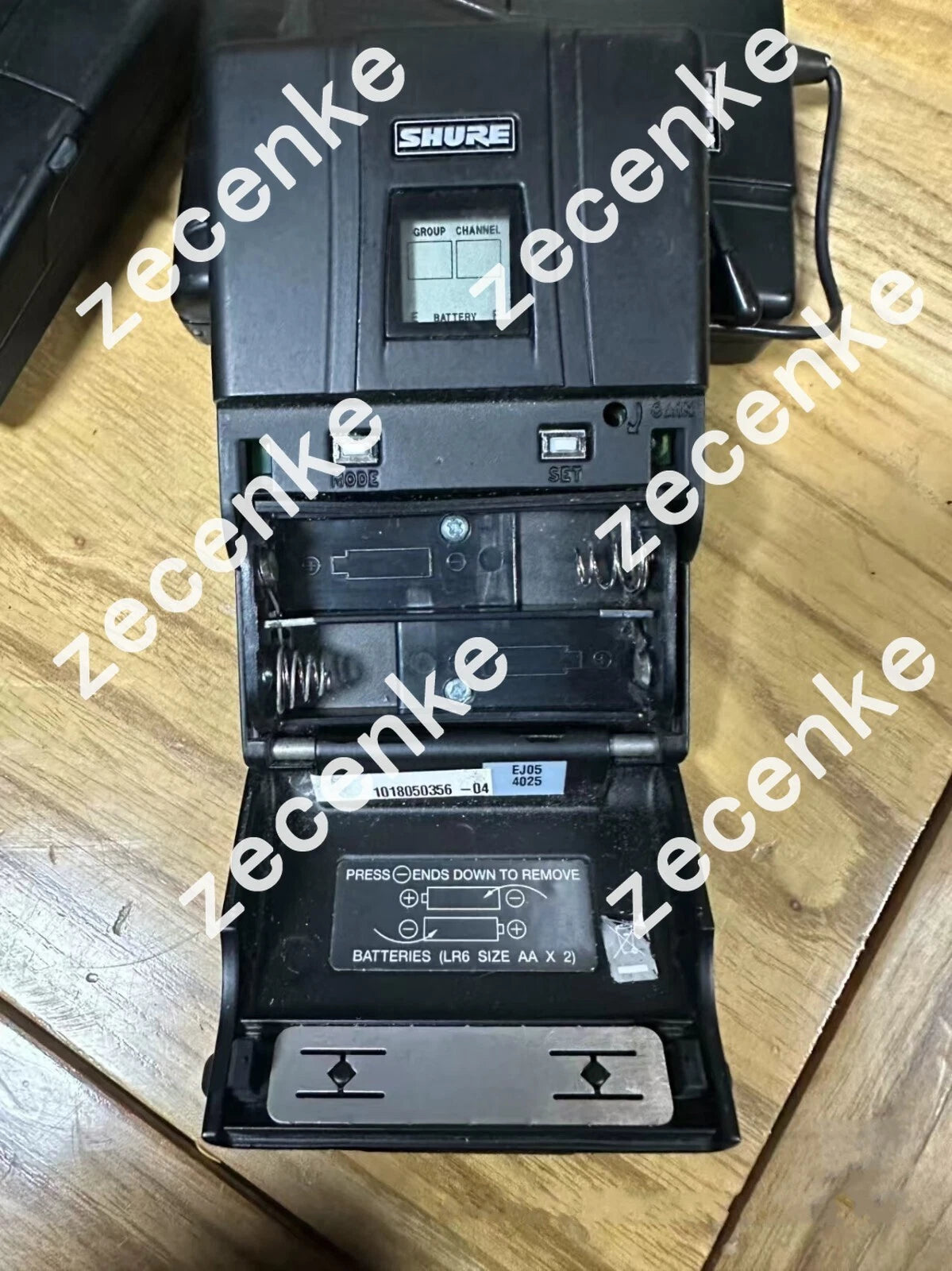 SHURE U1-J4 Wireless Microphone Receiver 554-584 MHz Used