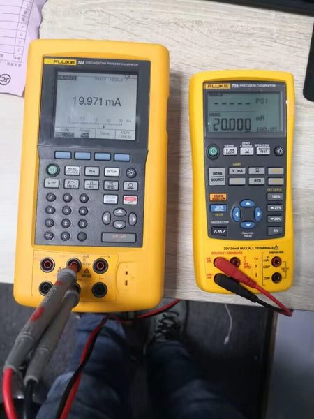 Fluke 744 Documenting Multifunction Process Calibrator