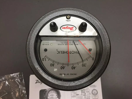 Dwyer A3005 Photohelic Pressure Switch/Gage Indicator