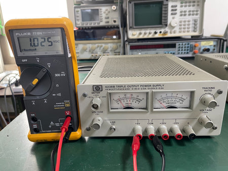 HP Agilent 6236B Triple Output DC Power Supply  0-20 V / 0-2.5A / 35 W