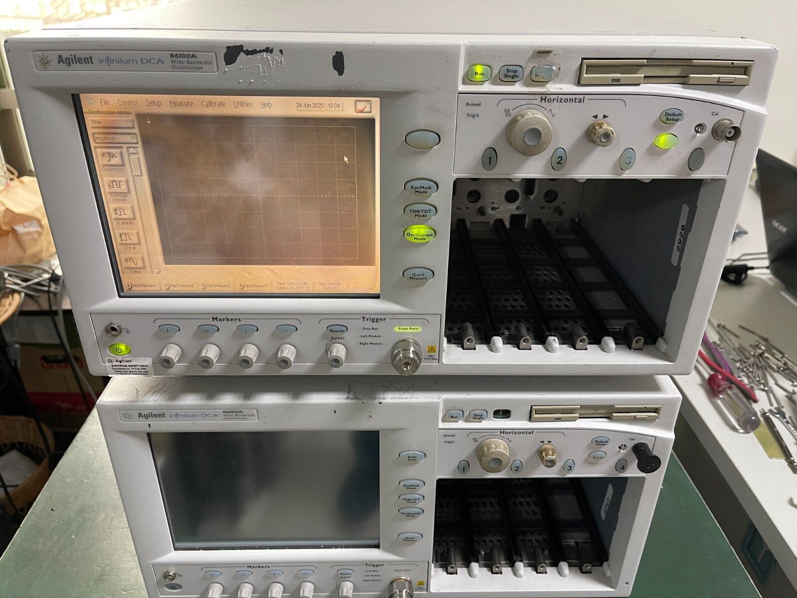 Agilent 86100A Infiniium DCA Wide-Bandwidth Oscilloscope _0270_0963