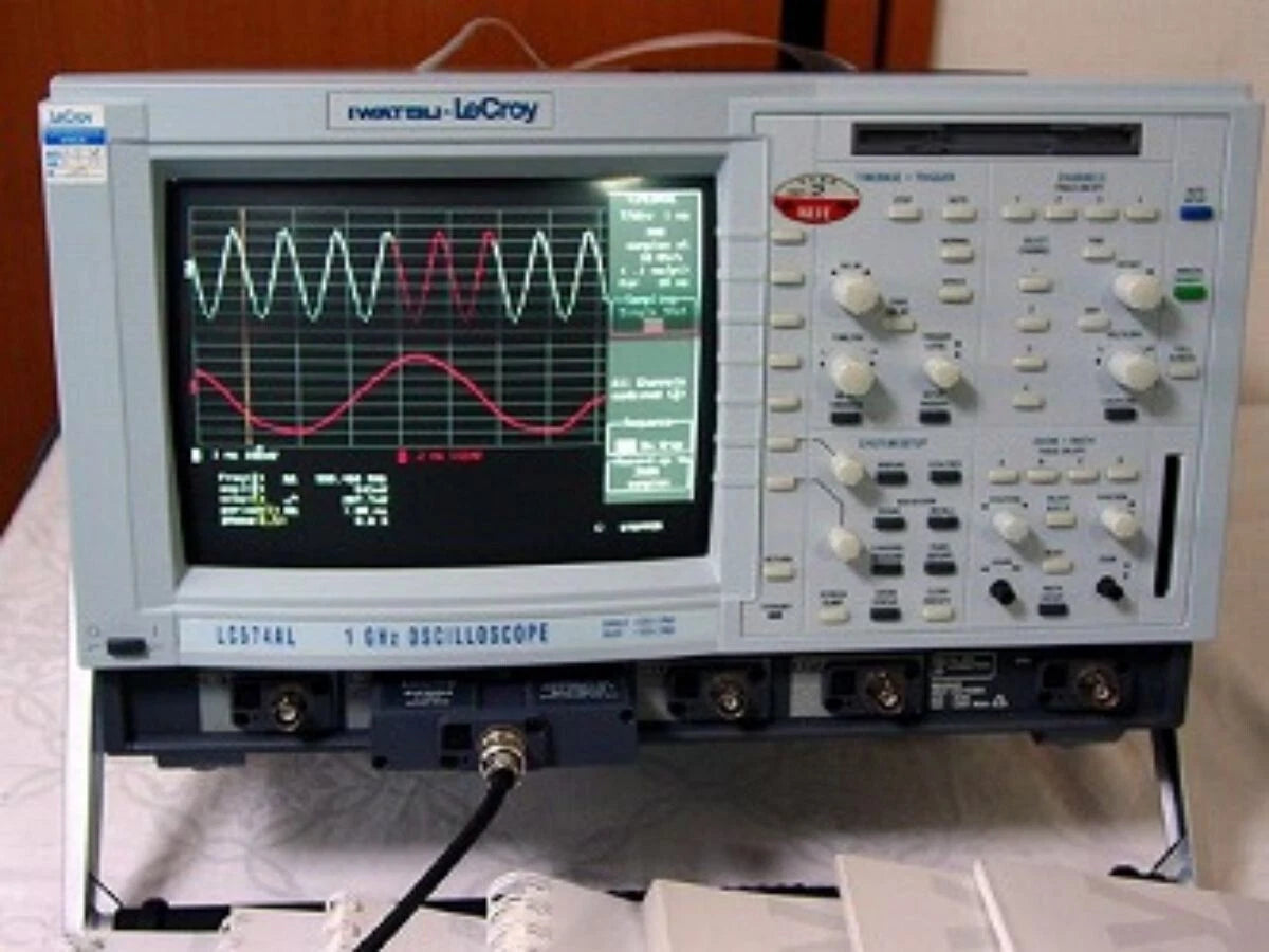 LeCroy LC574AL 1GHz 4ch 4Gs/s 8MLong Memory Digital Osclloscope