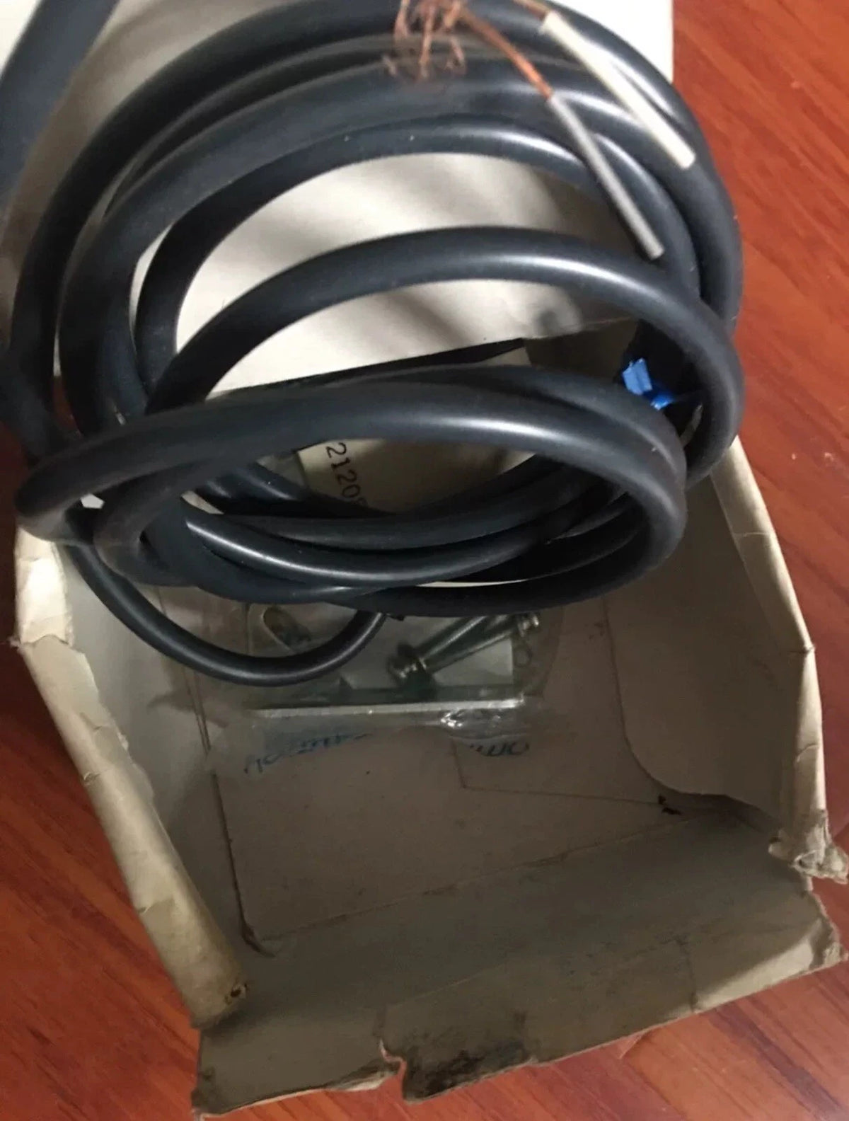 E3JK-DS30M1 Photoelectric Sensor for Industrial Automation
