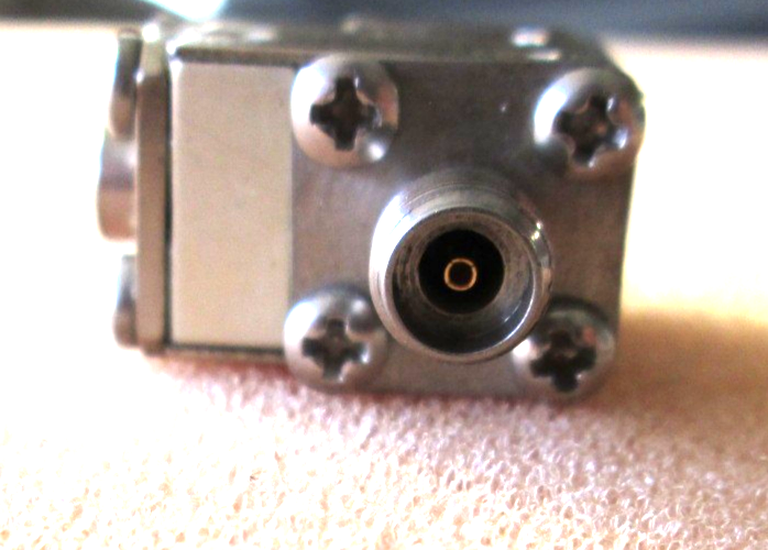RF Signal Isolator 19.00 GHz–22.00 GHz by Ditom Microwave
