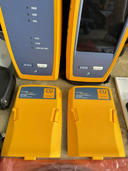 Fluke Networks DSX-5000 Versiv Cat6 Cable Certifier Tester Kit & FI-1000-Kit