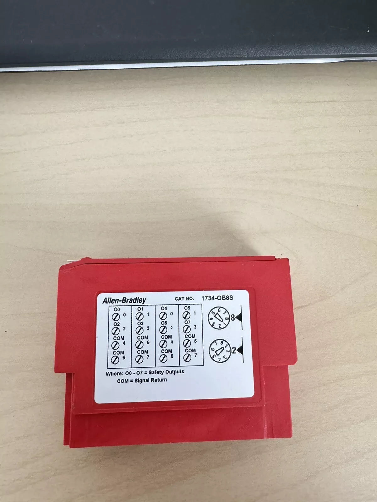Allen Bradley 1734-OB8S Series B Output Module