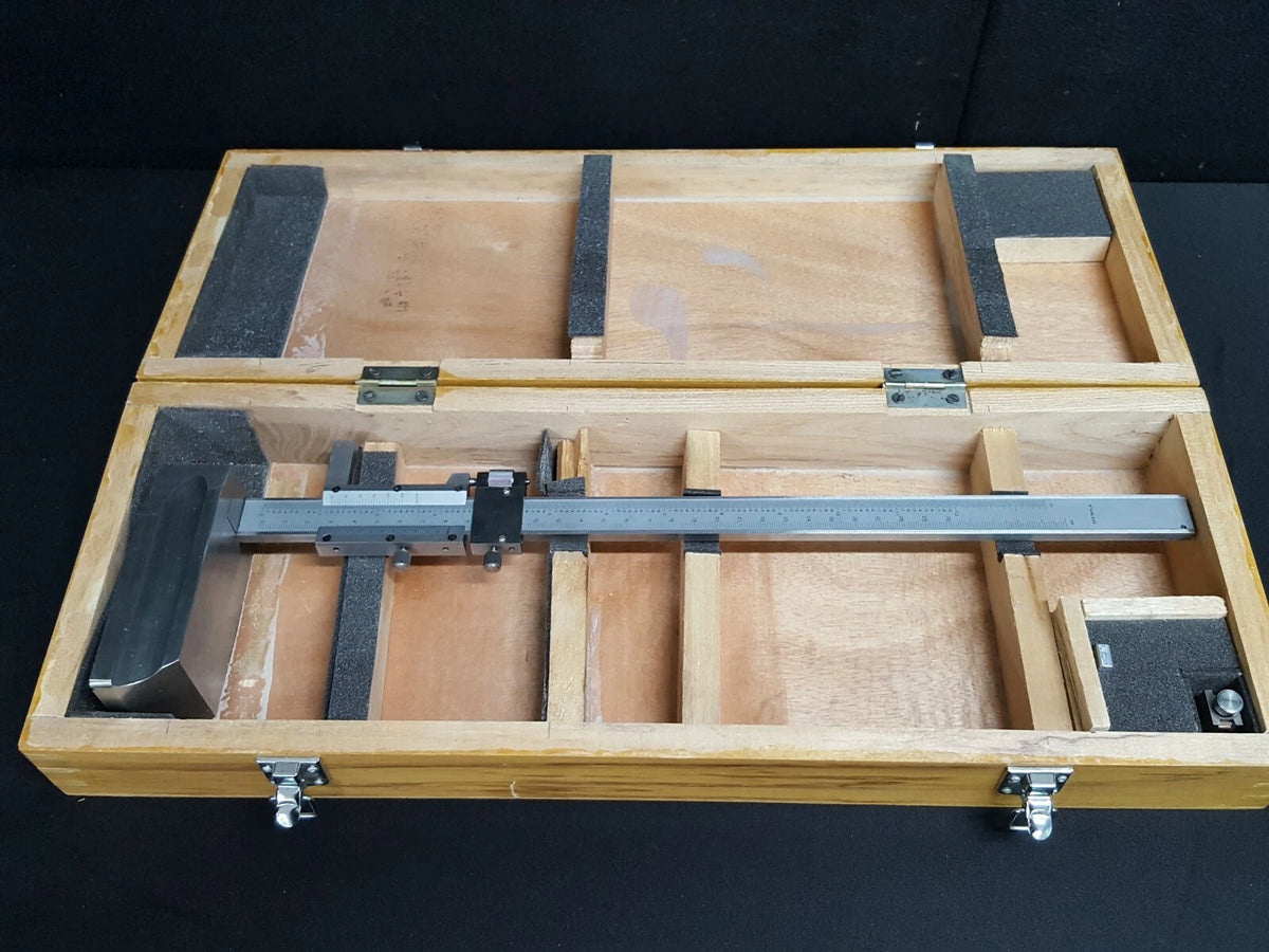 Unbranded Height Gauge: Q - Precise Measurement Tool for Industrial Use