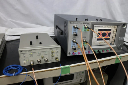 HP 83430A /130 2.5Gbps 1310nm Lightwave Transmitter