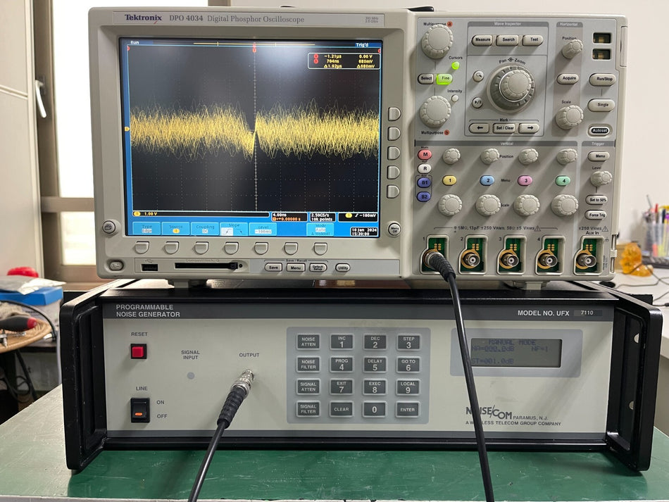 NOISECOM UFX7110 PROGRAMMABLE NOISE GENERATOR UFX7110 , 100 Hz - 1.5 GHz - XG eqpt