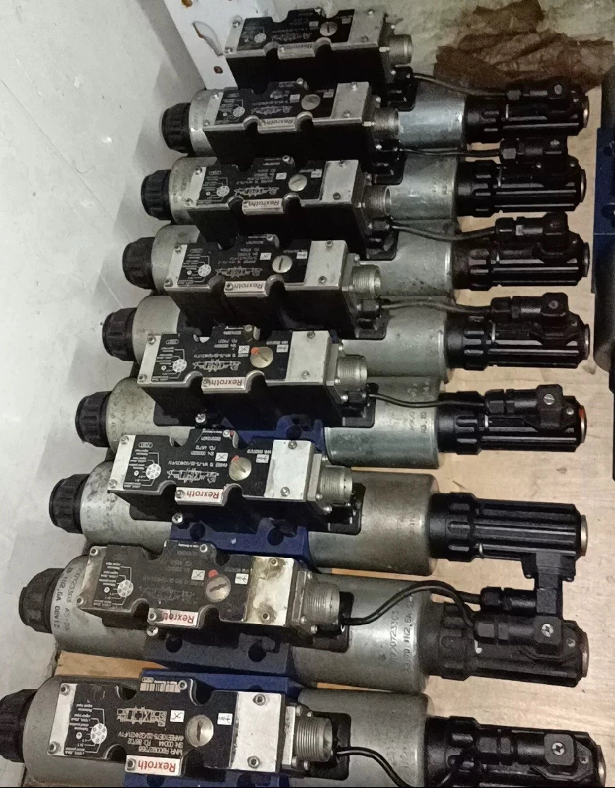 Rexroth 4WREE10W1-75-22/G24K31/F1V R900976119 Valve