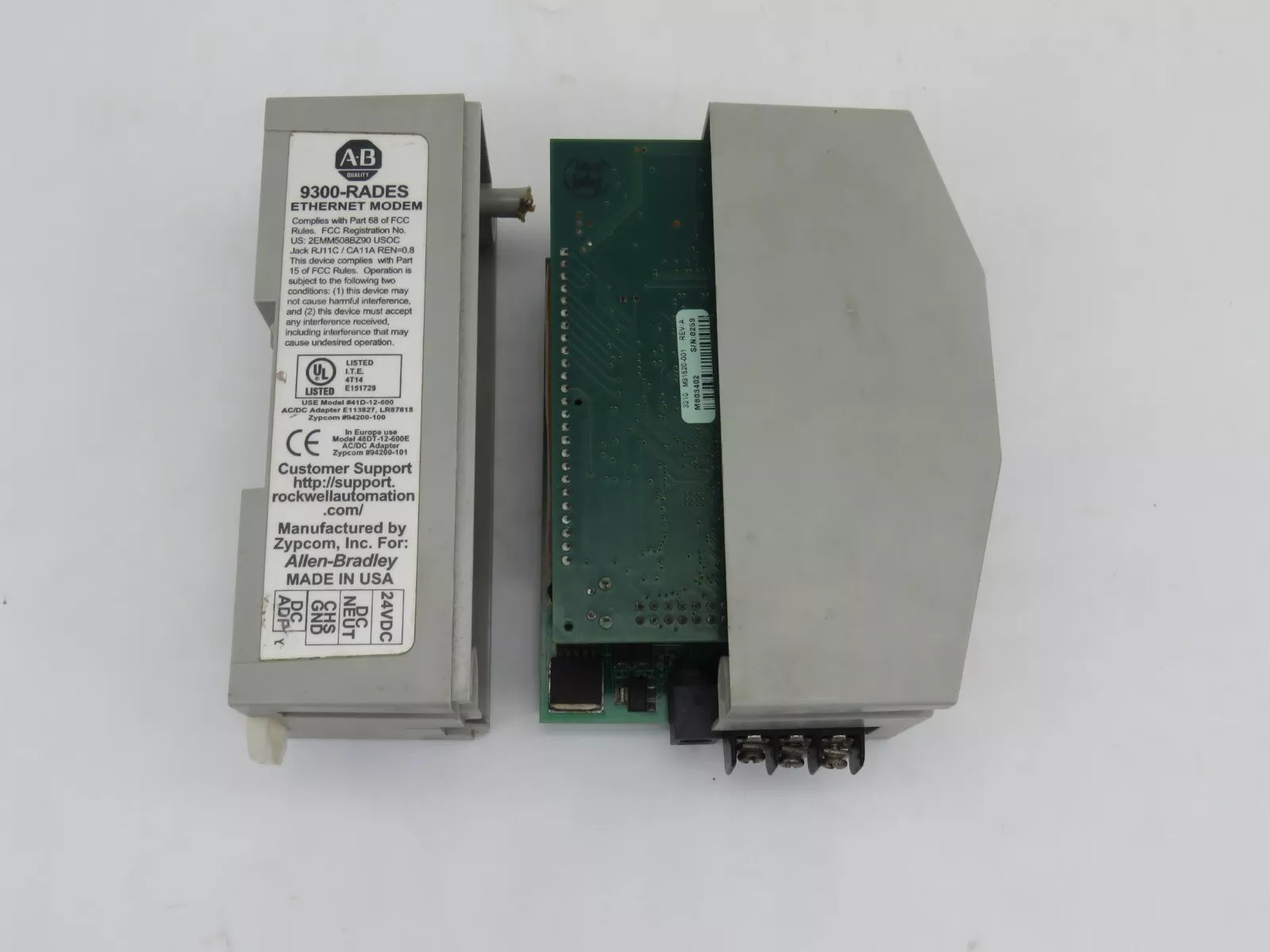 Allen Bradley 9300-RADES Ethernet Modem Remote Access 4 Port Switch