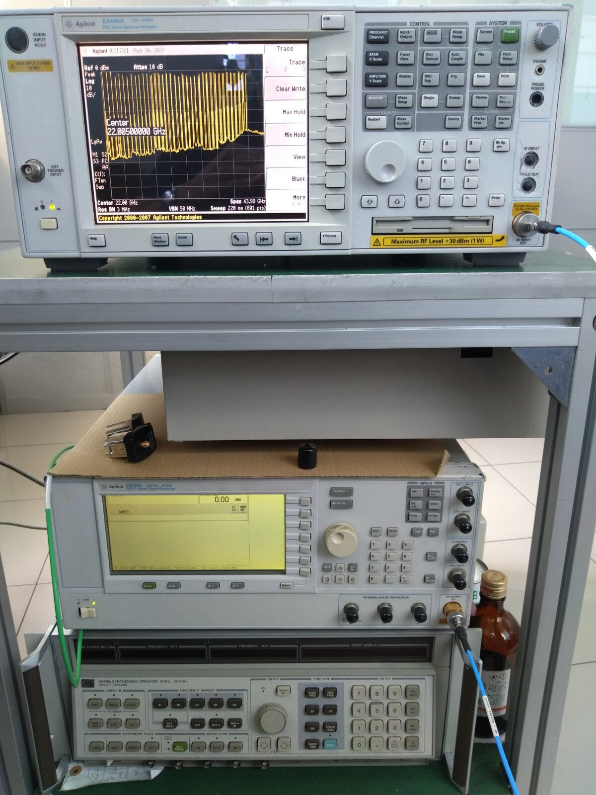 Agilent E4446A 3Hz-44GHz PSA Spectrum Analyzer w/ 1DS, 219 Noise figure _0457 - XG eqpt