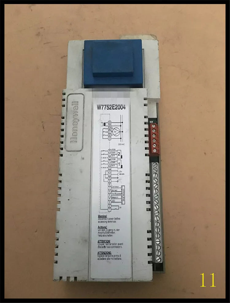 1PC Used Honeywell controller W7752E2004 #w4572 wx