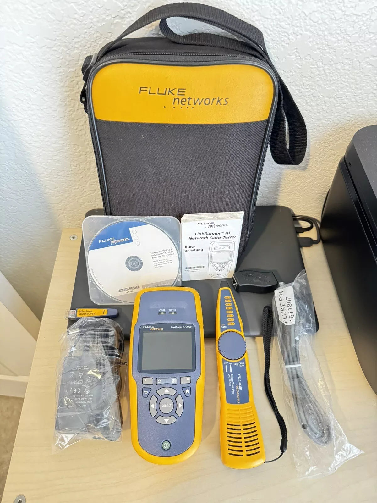 Fluke Networks LRAT-2000 LinkRunner AT-2000 Auto Tester with Fluke IntellitoneProbe