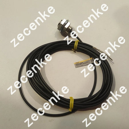1PC New Omron E2C-X2A Proximity Switch E2CX2A