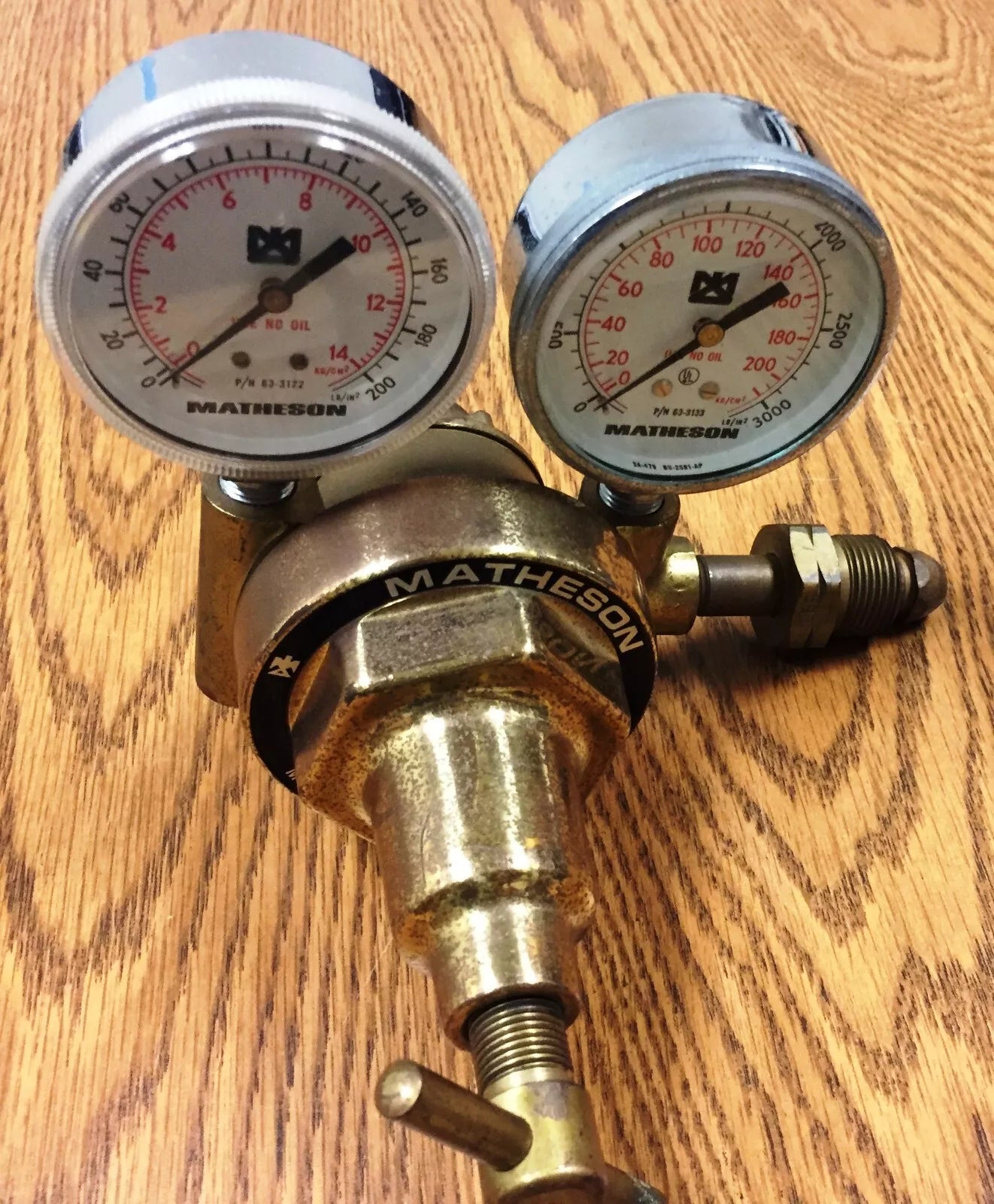 Matheson 19-590 Gas Regulator with 2 Matheson Gauges