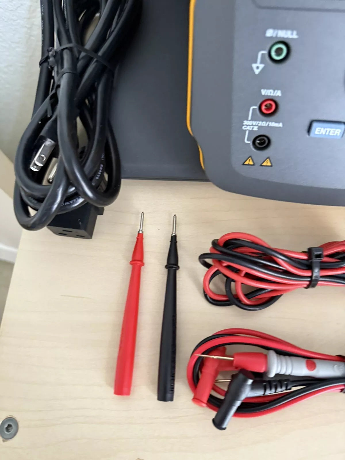 FLUKE ESA615 EU 230V Electrical Safety Analyzer (Calibrated 2024)