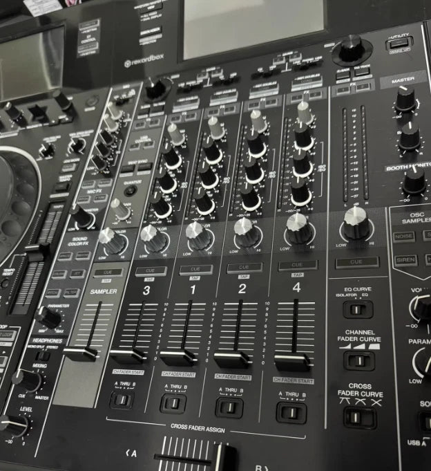 1pcs Pioneer DDJ-RZX DDJRZX 4-channel DJ controller