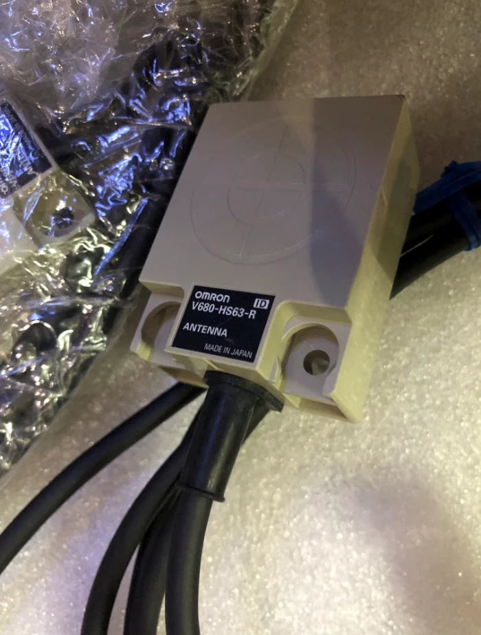 Adjustable High-Speed Vibration Sensor V680-HS63-R