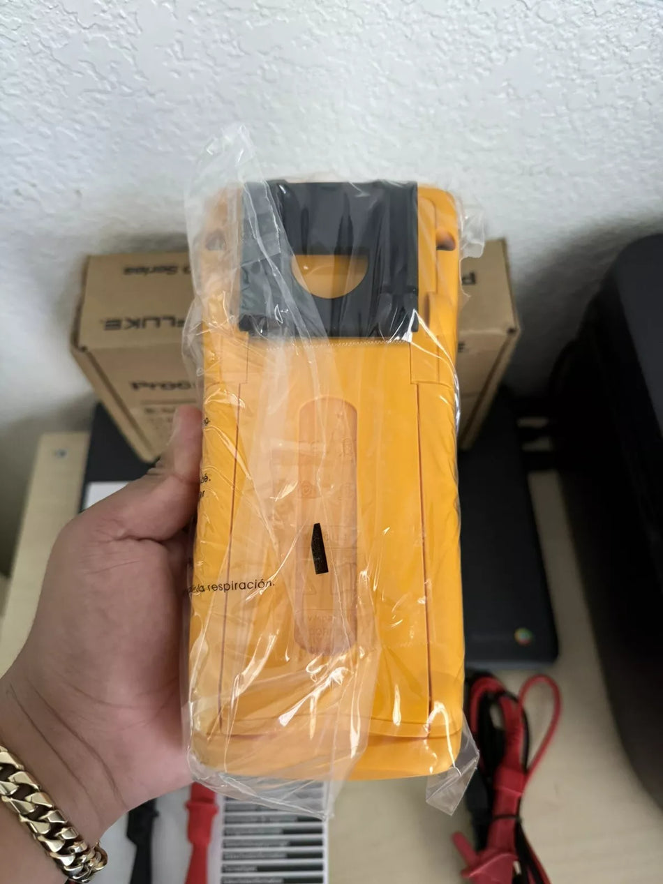 Fluke 724 Temperature Calibrator - New Sealed