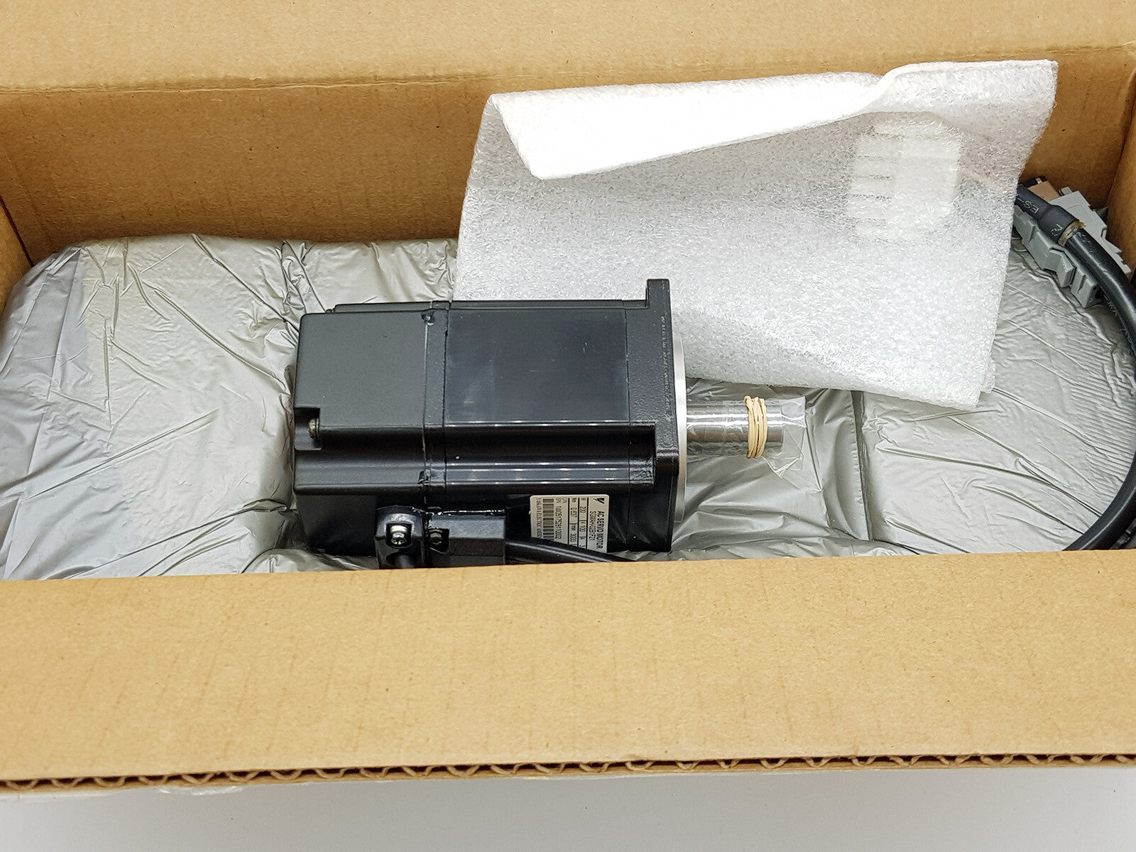 SGMAH-02B1F21 AC Servo Motor by Yaskawa